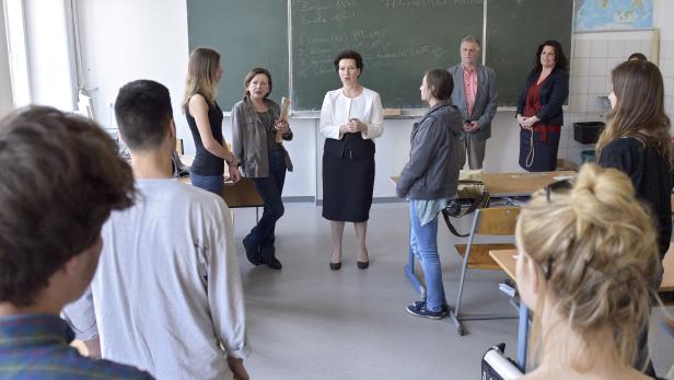 Bildungsministerin Heinisch-Hosek will das Angebot der Ganztagsschulen ausbauen.