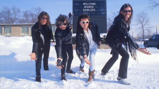 Motörhead im Jahr 1988. Auch 2015 noch im Vollbesitz von Rock und Roll. Motörhead im Jahr 1988. Auch 2015 noch im Vollbesitz von Rock und Roll.