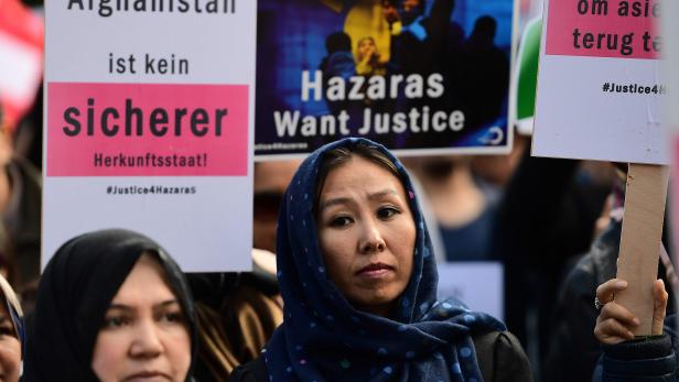 Protest in Brüssel: Hazaras gegen das Rückführungsabkommen zwischen EU und Afghanistan. Protest in Brüssel: Hazaras gegen das Rückführungsabkommen zwischen EU und Afghanistan.