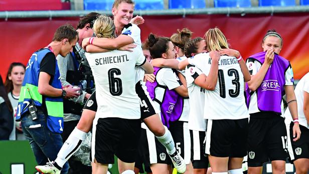 MÄRCHENSTUNDEN: Der Erfolg des Nationalteams macht Österreich urplötzlich zu einer Nation von Damenfußball-Fans.