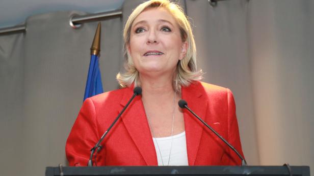 FN-Kandidatin Marine Le Pen: Sie ist Fixstarterin ohne Vorwahlen und wird laut allen Umfragen in die Stichwahl kommen. FN-Kandidatin Marine Le Pen: Sie ist Fixstarterin ohne Vorwahlen und wird laut allen Umfragen in die Stichwahl kommen.