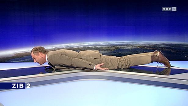 Armin Wolf zeigt, wie "Planking" geht (2011)