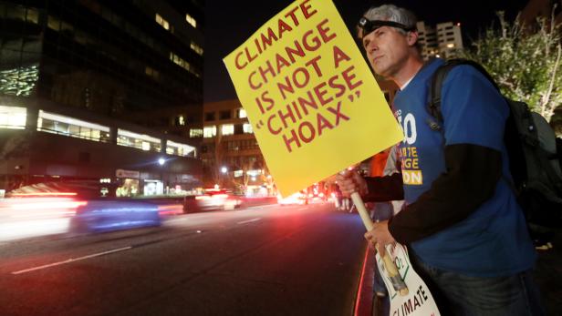 Die Proteste der Forscher wenden sich unter anderem gegen die Leugnung des Klimawandels