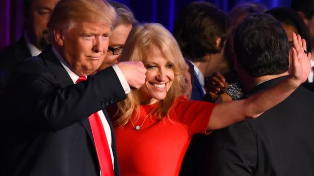 Donald Trump mit seiner Kampagnen-Managerin Kellyanne Conway. Donald Trump mit seiner Kampagnen-Managerin Kellyanne Conway.