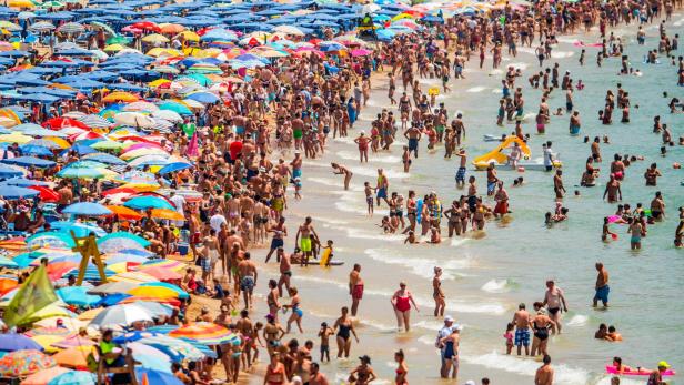 Die Badestrände auf Mallorca sind heuer besonders überfüllt.