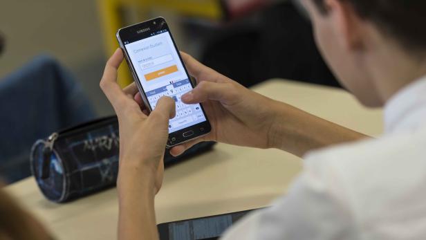 Abgedreht Brauchen Wir Ein Handyverbot An Schulen Profil At