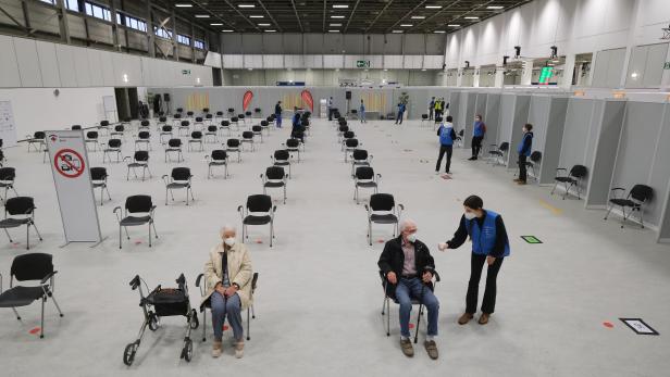 Berlin öffnet drittes Impfzentrum