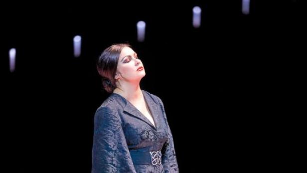 Diva mit Makel: Trotz Putin-Nähe singt Netrebko zum Saisonstart an der Wiener Staatsoper in „La Boheme“