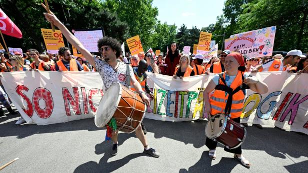 In Wien streikten und demonstrierten die Freizeitpädagoginnen und Freizeitpädagogen am Donnerstag.