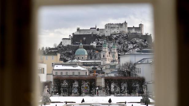 Blick aus dem Schloss Mirabell auf die Salzburger Altstadt
