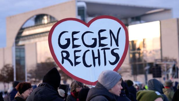 Demonstration für AfD-Verbot in Berlin, aufgenommen am 21.01.2024