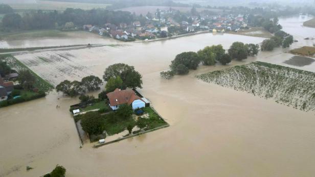 Überflutungen in der Nähe von Böheimkirchen, aufgenommen am Sonntag, 15. September 2024.