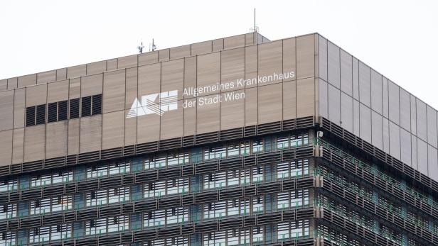 Das Allgemeine Krankenhaus der Stadt Wien (AKH) von außen.