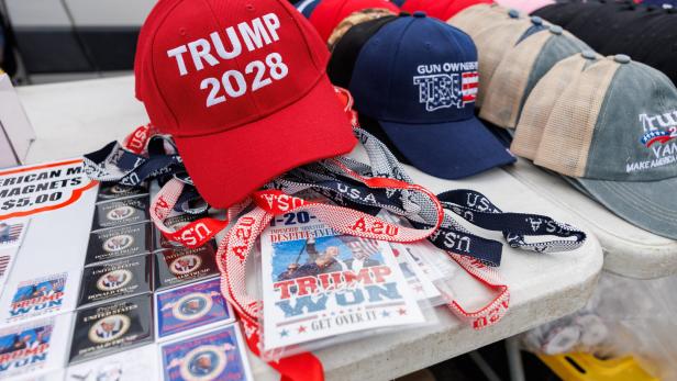 Verfassungswidriger Traum von einer dritten Amtszeit Trump 100 Days Rally In Michigan