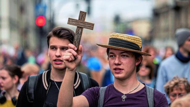 Protestierende Jugendliche gegen Abtreibungen