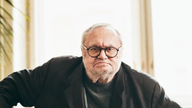 Schriftsteller Franz Schuh im Interview mit profil
