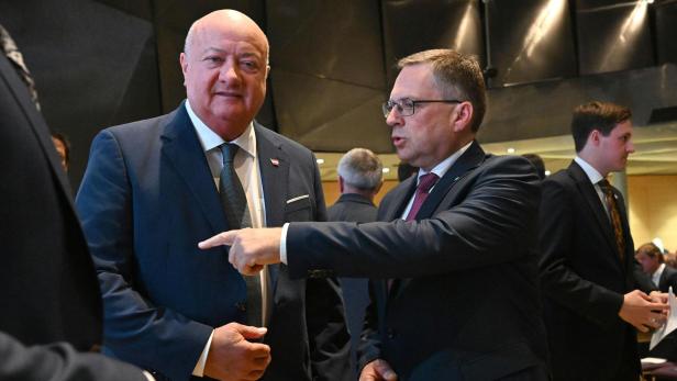 Bundeskanzler Christian Stocker und ÖVP-Klubchef August Wöginger wenige Tage nach der Diversionsentscheidung Bundeskanzler Christian Stocker und ÖVP-Klubchef August Wöginger wenige Tage nach der Diversionsentscheidung