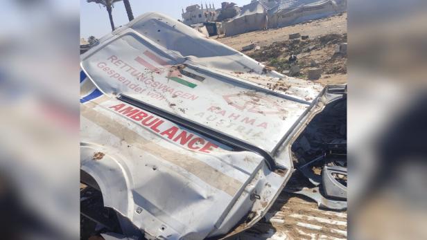Rahma Austria- Rettungswagen in Gaza bombardiert Rahma Austria- Rettungswagen in Gaza bombardiert