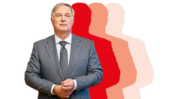 Der Wiener Wirtschaftskammerpräsident Walter Ruck mit drei roten Schatten