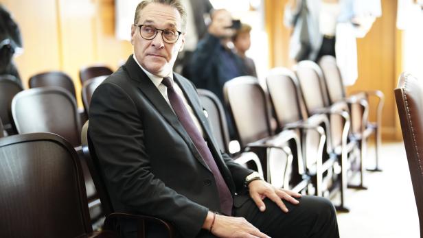 ++ ARCHIVBILD ++ STRACHE WIEDER ANGEKLAGT - VORWURF DER UNTREUE