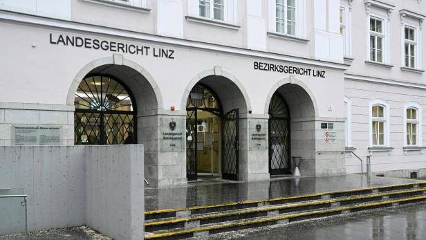 zu sehen ist eine Außenaufnahme des Landesgericht bzw. Bezirksgericht Linz, aufgenommen am Mittwoch, 11. Februar 2026 in Linz.