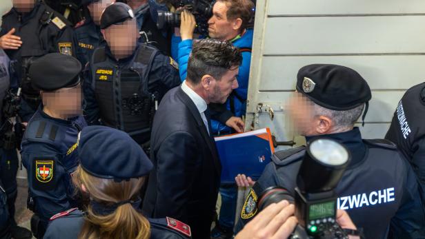 PROZESS GEGEN SIGNA-GRÜNDER RENE BENKO UND MITANGEKLAGTE: BENKO