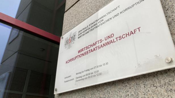 Schild beim Eingang zur Wirtschafts- und Korruptionsstaatsanwaltschaft in Wien