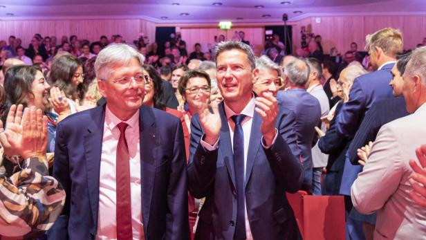 Landeshauptmann Peter Kaiser (SPÖ) und Landesrat Daniel Fellner (SPÖ) beim Parteitag der SPÖ Kärnten am 20. September 2025.