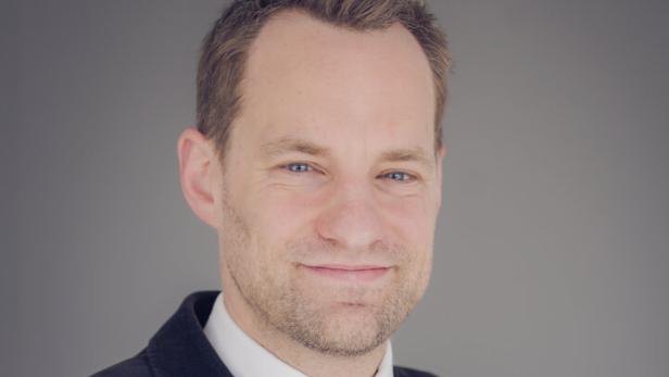 Portrait eines Mannes im Anzug
