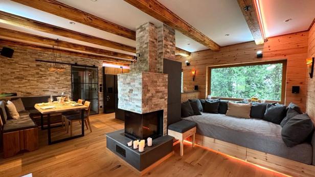Ein Wohnzimmer aus Holz 