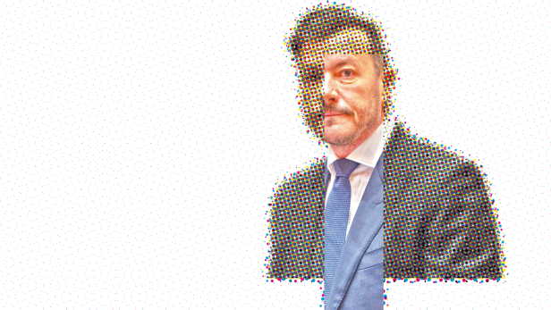 Mann in Anzug und Krawatte