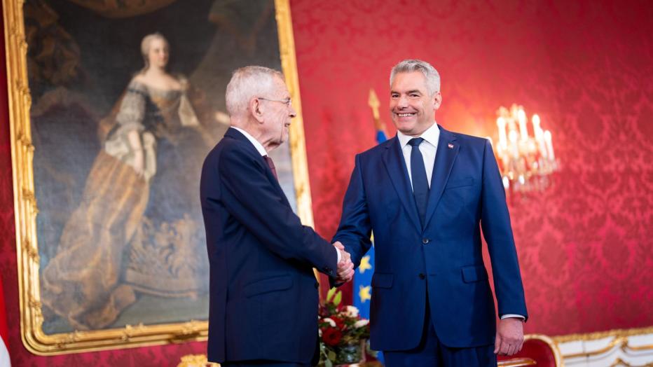 Warum Der Bundespräsident Karl Nehammer Mit Der Regierungsbildung ...