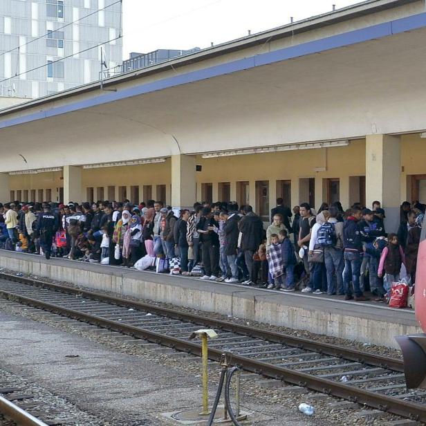 Flüchtlinge am Westbahnhof. Beinharte Kostenrechnung statt gefeierter Solidarität