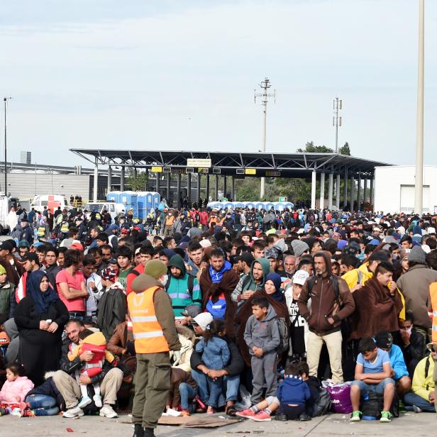 Nichts ging mehr: Flüchtlinge an der Grenze zu Österreich in Nickelsdorf.