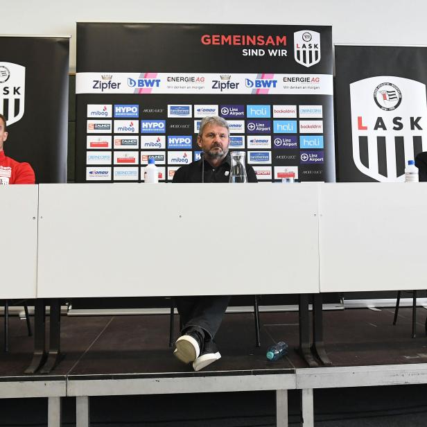 LASK-Cheftrainer Valerien Ismael, Vizepräsident Jürgen Werner und Präsident Siegmund Gruber 