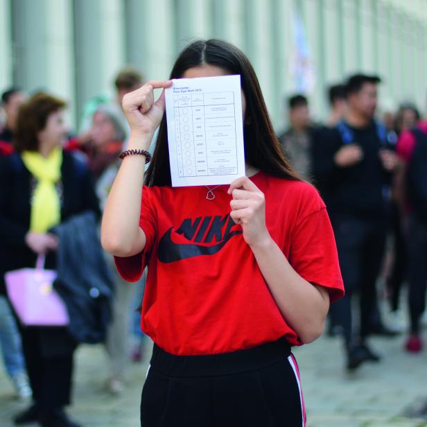 Djeina, 15: "Wenn Ausländer nichts auf die Reihe kriegen, warum gibt es dann so viele Geschäfte von Türken und Chinesen?"