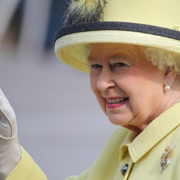 Alles Gelb macht der Juni: Die Queen heuer bei ihrem Besuch in Deutschland