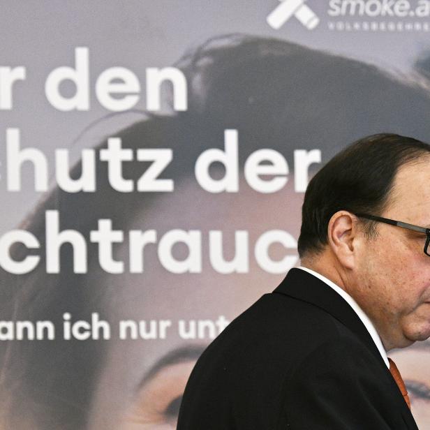 Thomas Szekeres. Präsident der Ärztekammer Wien anlässlich des offiziellen Startschusses für das Volksbegehren "Don't smoke"