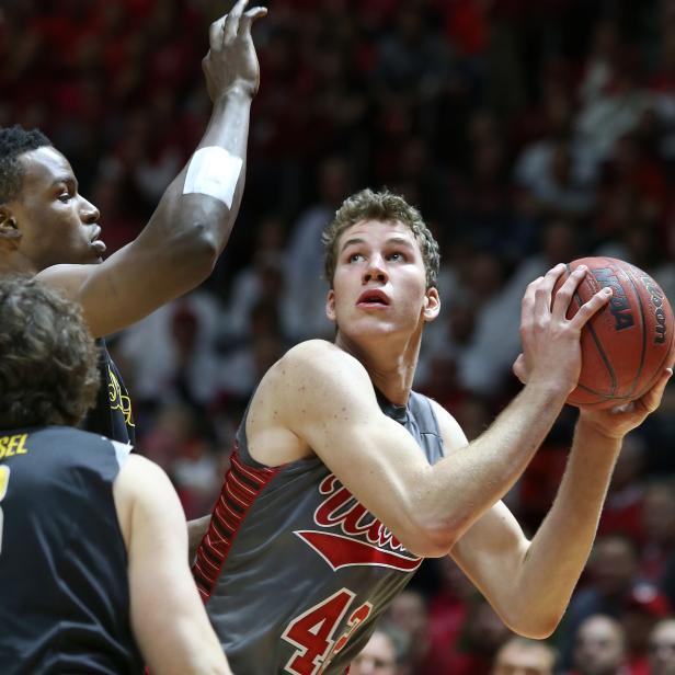 16.9 Punkte, 9 Rebounds, 2.1 Assists und 1.8 Blocks im Durchschnitt pro Spiel: Jakob Pöltl hat sich bei seinem Team Utah Utes zum Leader entwickelt 