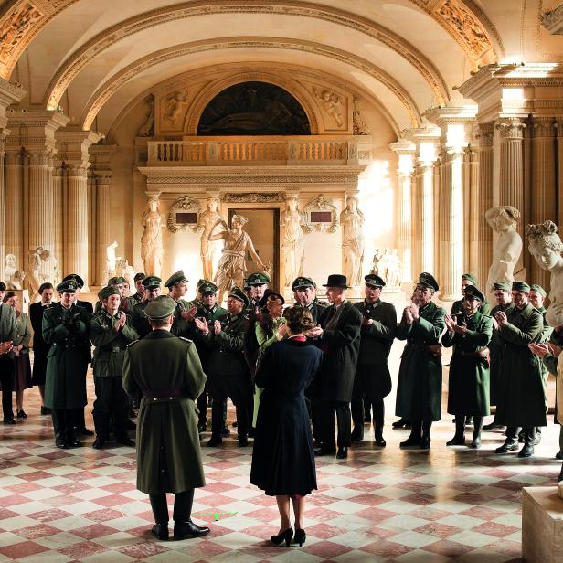 Rekonstruktionsarbeit: Die neuen Machthaber im Pariser Louvre: Szene aus Sokurows "Francofonia".