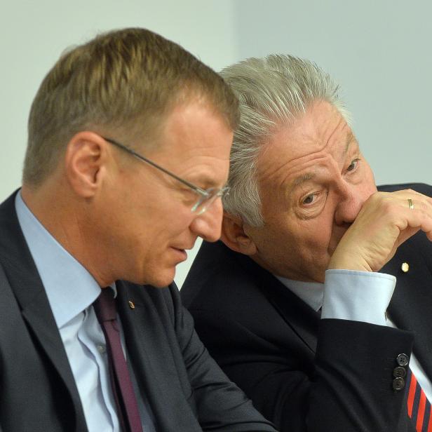 ÖVP-Klubobmann Thomas Stelzer und ÖVP-Chef LH Josef Pühringer in Linz.