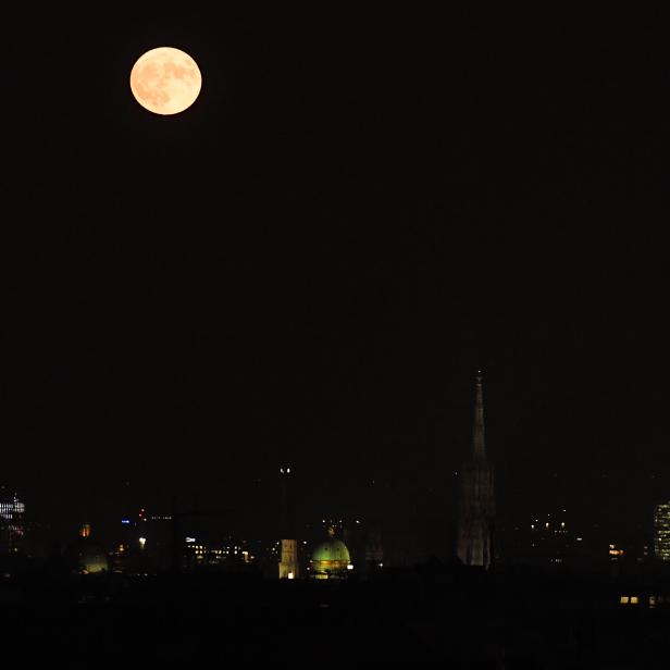 Der Supermond über Wien. 
