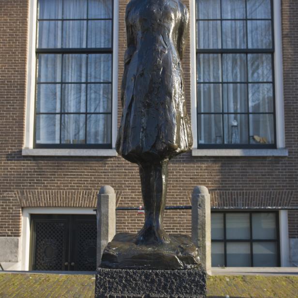 Denkmal für Anne Frank nahe ihres Geburtshauses in Amsterdam.