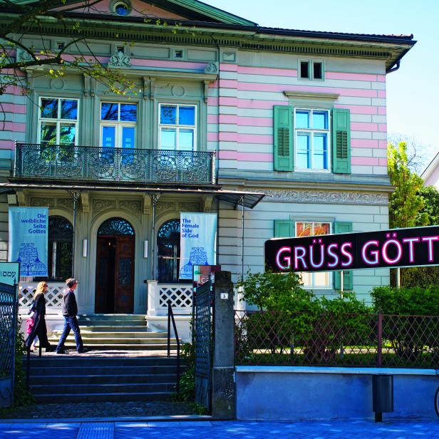 "Grüss-Göttin"-Schild in Hohenems