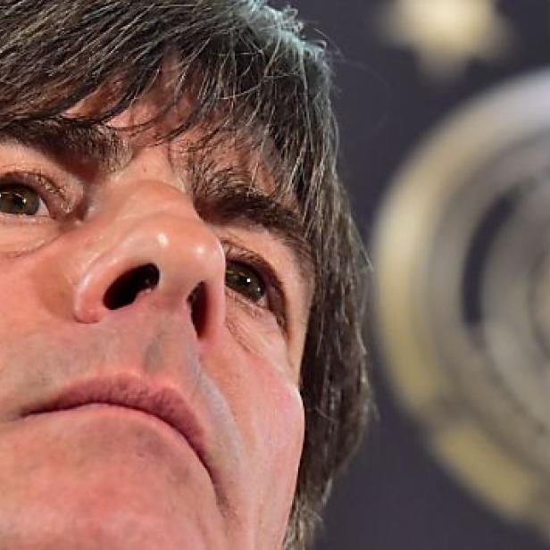 Joachim Löw muss erst einmal nachdenken