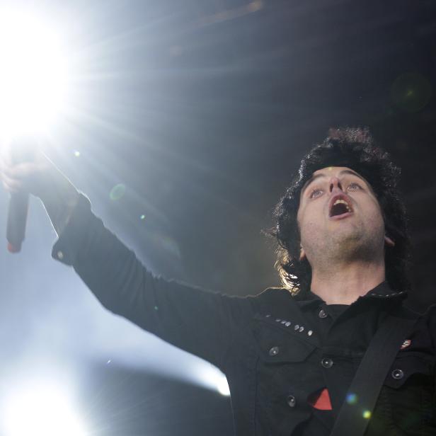 Billie Joe Armstrong treibt auch noch mit 44 Jahren das Publikum an