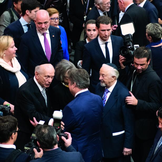 HOLOCAUST-ÜBERLEBENDE AUF BESUCH IM PARLAMENT: Manche haben lang gezögert, die Einladung anzunehmen.