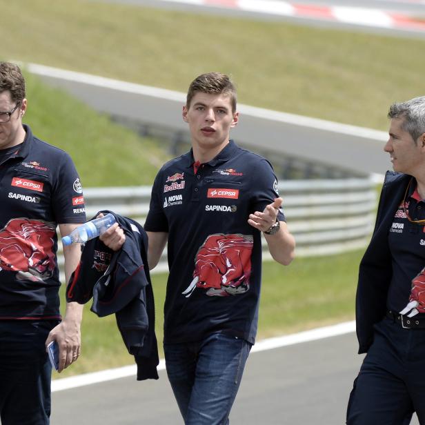 Max Verstappen (Torro Rosso) macht sich mit dem Kurs in Spielberg vertraut.