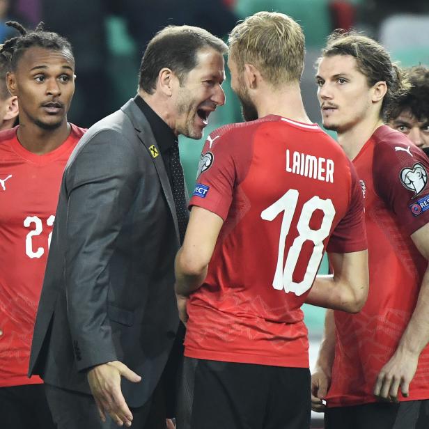 Teamchef Franco Foda und Konrad Laimer jubeln über den 0:1 Erfolg nach dem Fussball-EM-Qualifikationsspieles Slowenien gegen Österreich am Sonntag, 13. Oktober 2019, in der Arena Stozice in Ljubljana.