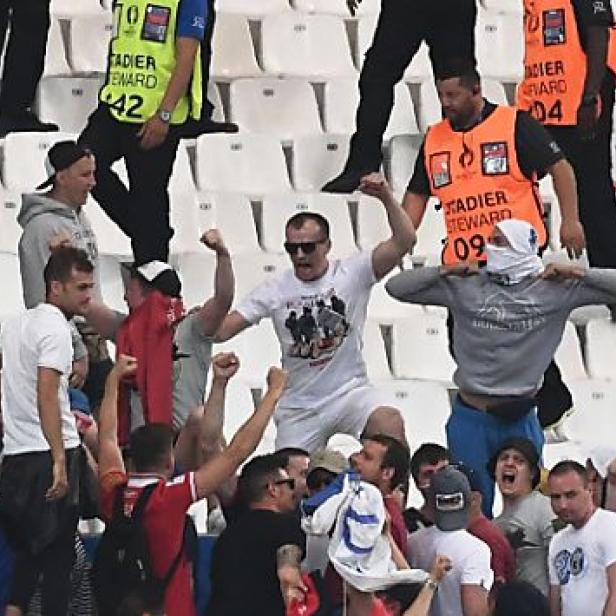 Auch im Stadion gingen Hooligans beider Teams aufeinander los